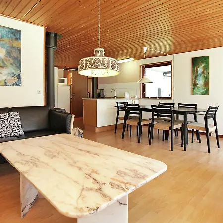 Feriehus Four-bedroom Holiday In 7