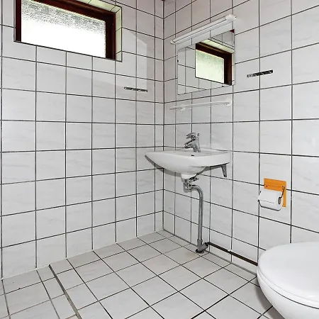 Feriehus Four-bedroom Holiday In 7